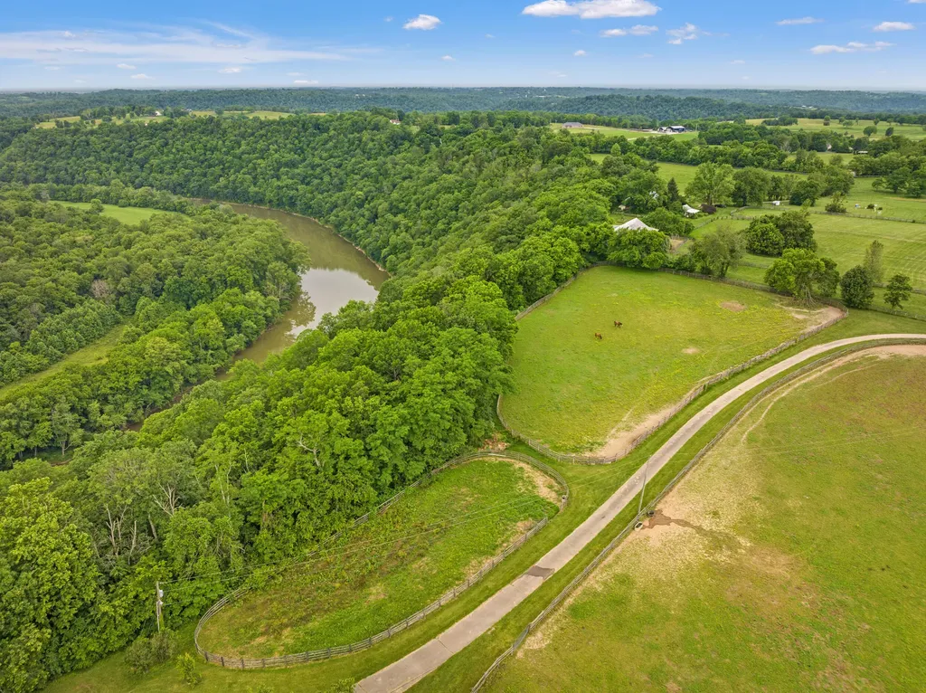 2309 Oregon Road Versailles KY 40383