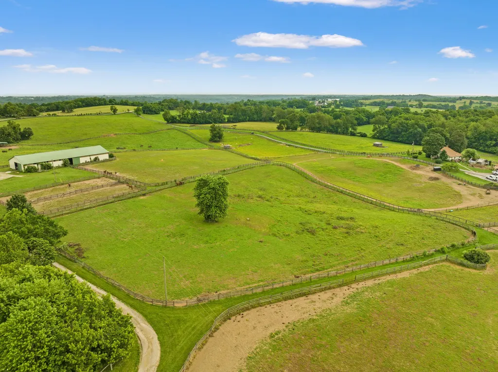 2309 Oregon Road Versailles KY 40383