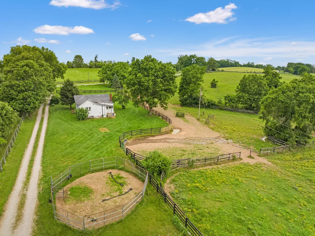 2309 Oregon Road Versailles KY 40383
