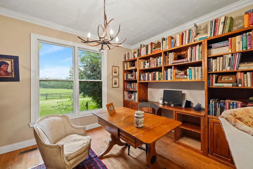 2309 Oregon Road Versailles KY 40383
