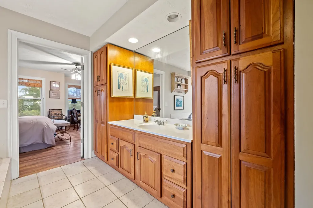 2309 Oregon Road Versailles KY 40383