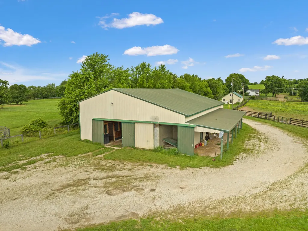 2309 Oregon Road Versailles KY 40383