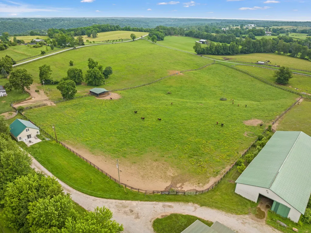 2309 Oregon Road Versailles KY 40383