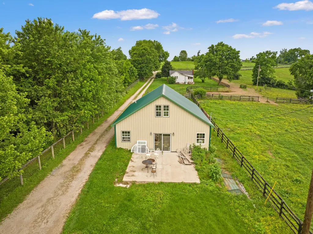 2309 Oregon Road Versailles KY 40383