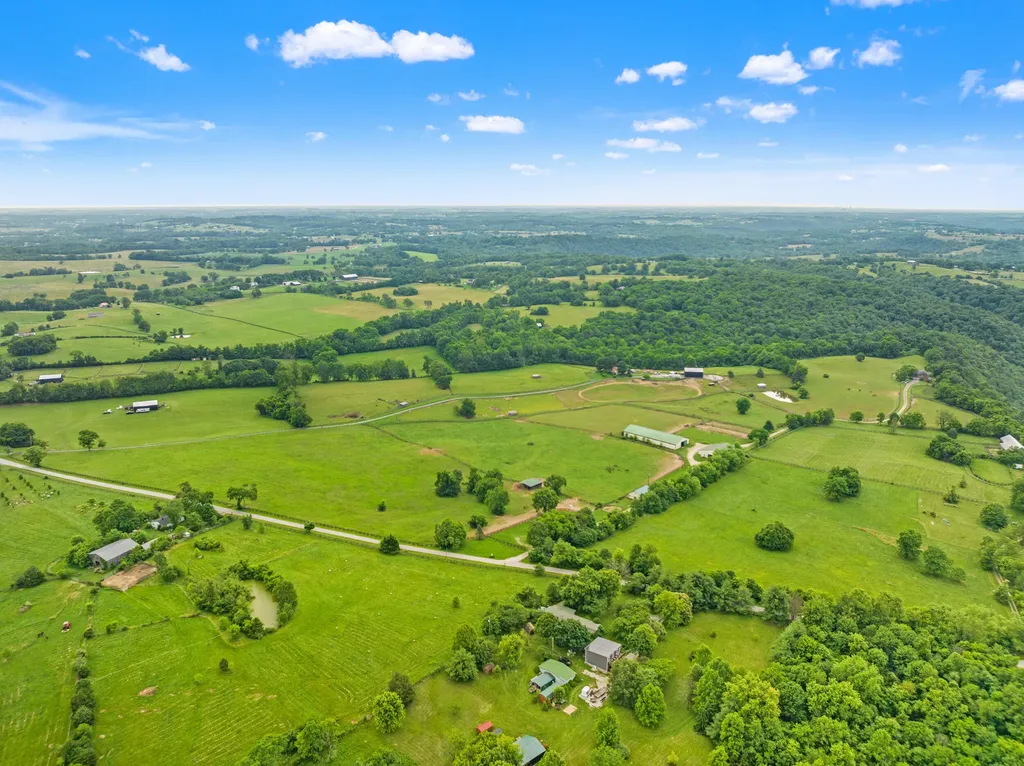 2309 Oregon Road Versailles KY 40383