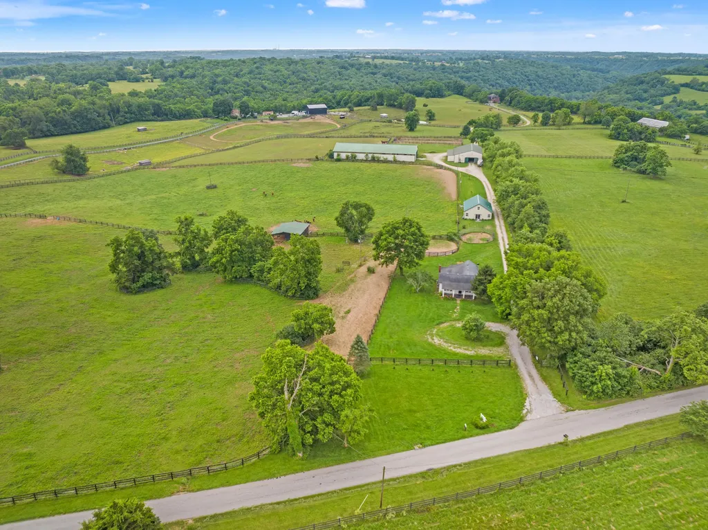 2309 Oregon Road Versailles KY 40383