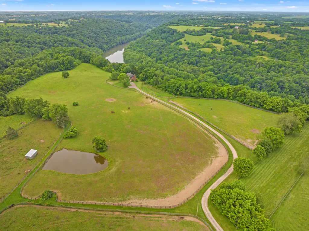 2309 Oregon Road Versailles KY 40383