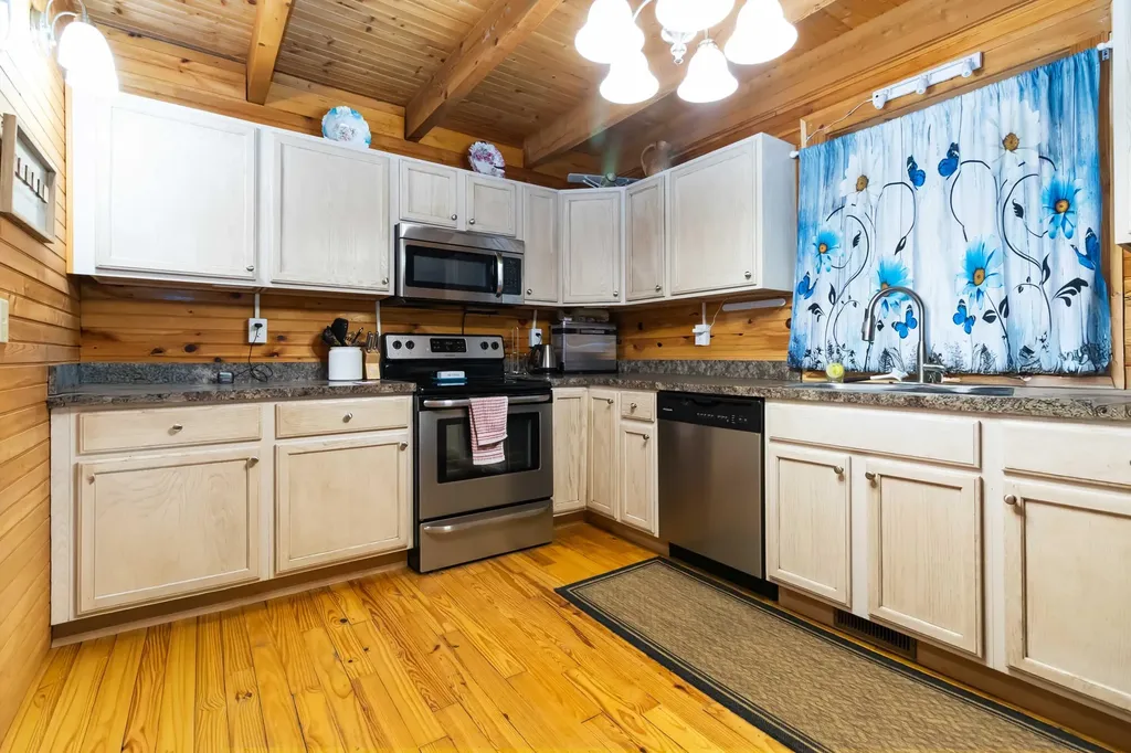 21 Clark Bottom Road London KY 40744