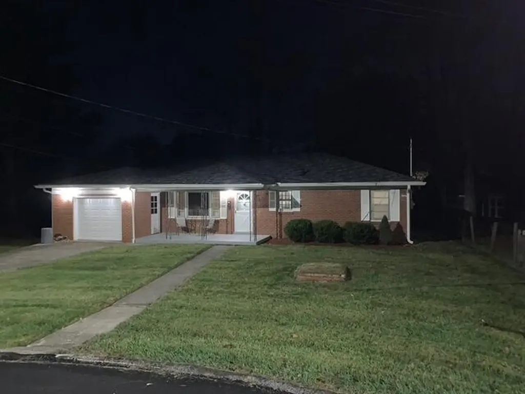 136 Lincoln Drive Frankfort KY 40601