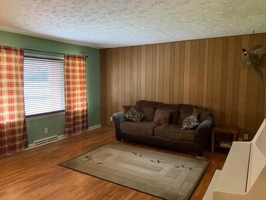 136 Lincoln Drive Frankfort KY 40601