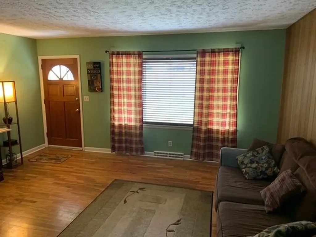 136 Lincoln Drive Frankfort KY 40601