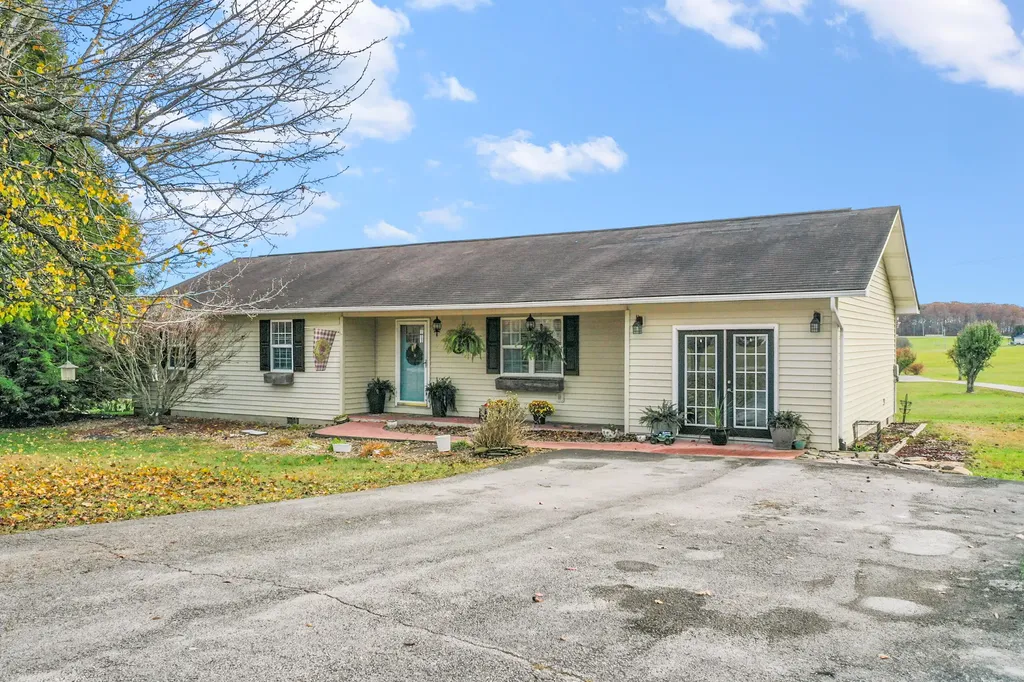270 Peters Road Mckee KY 40447