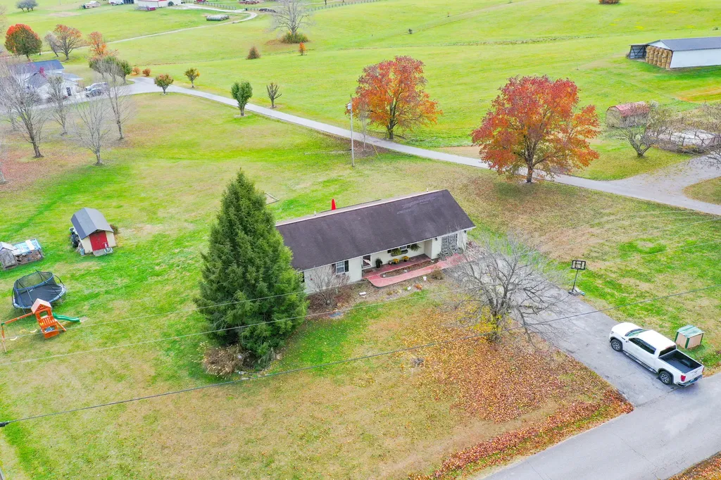 270 Peters Road Mckee KY 40447