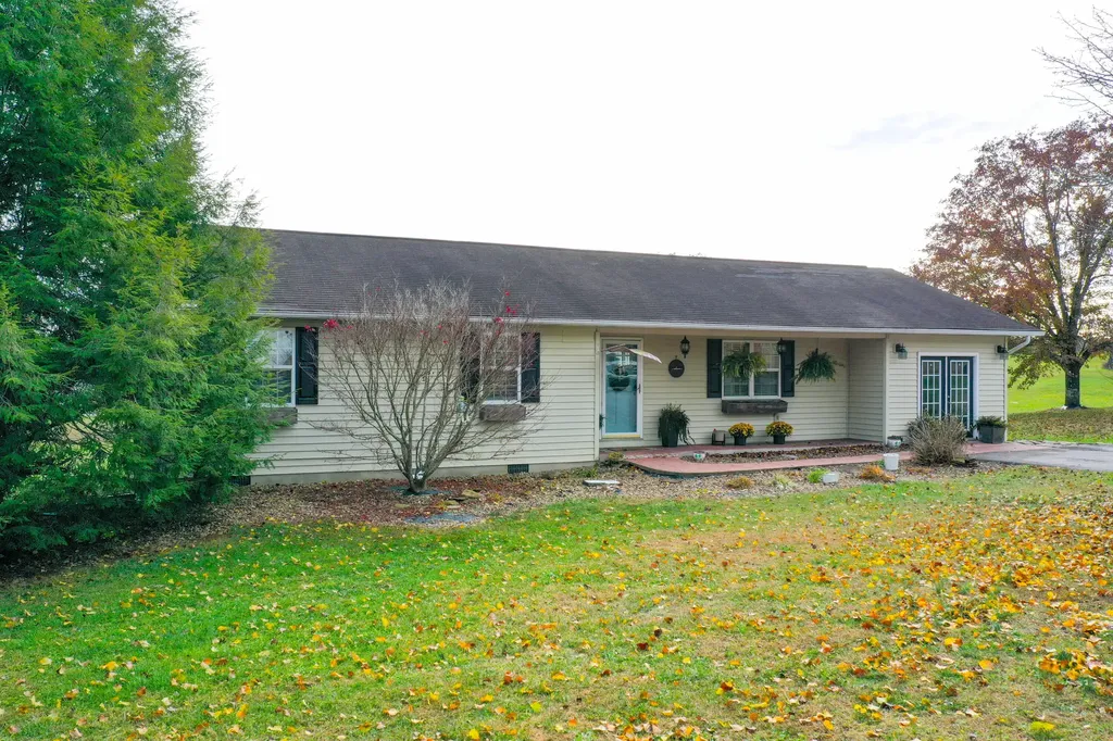 270 Peters Road Mckee KY 40447