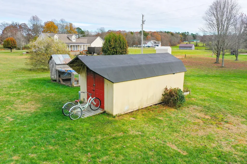 270 Peters Road Mckee KY 40447