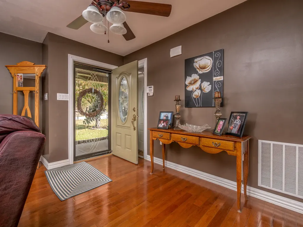 1064 Gardner Trail Salyersville KY 41465