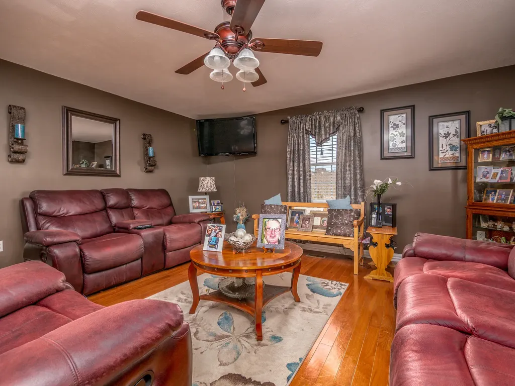 1064 Gardner Trail Salyersville KY 41465