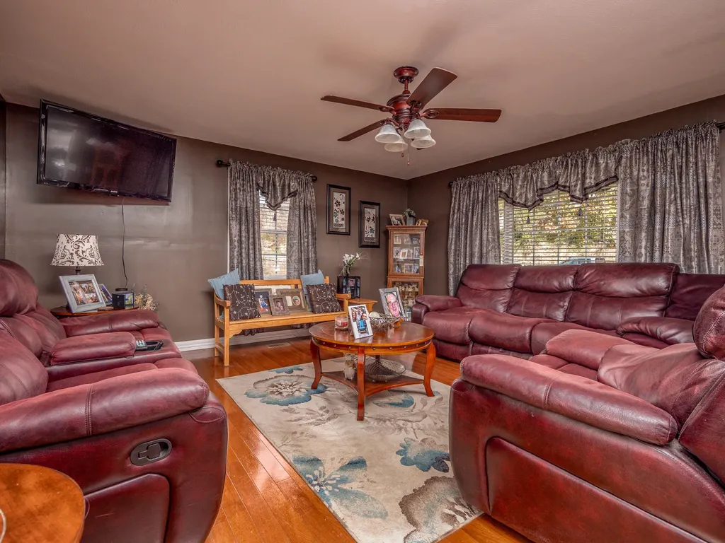 1064 Gardner Trail Salyersville KY 41465