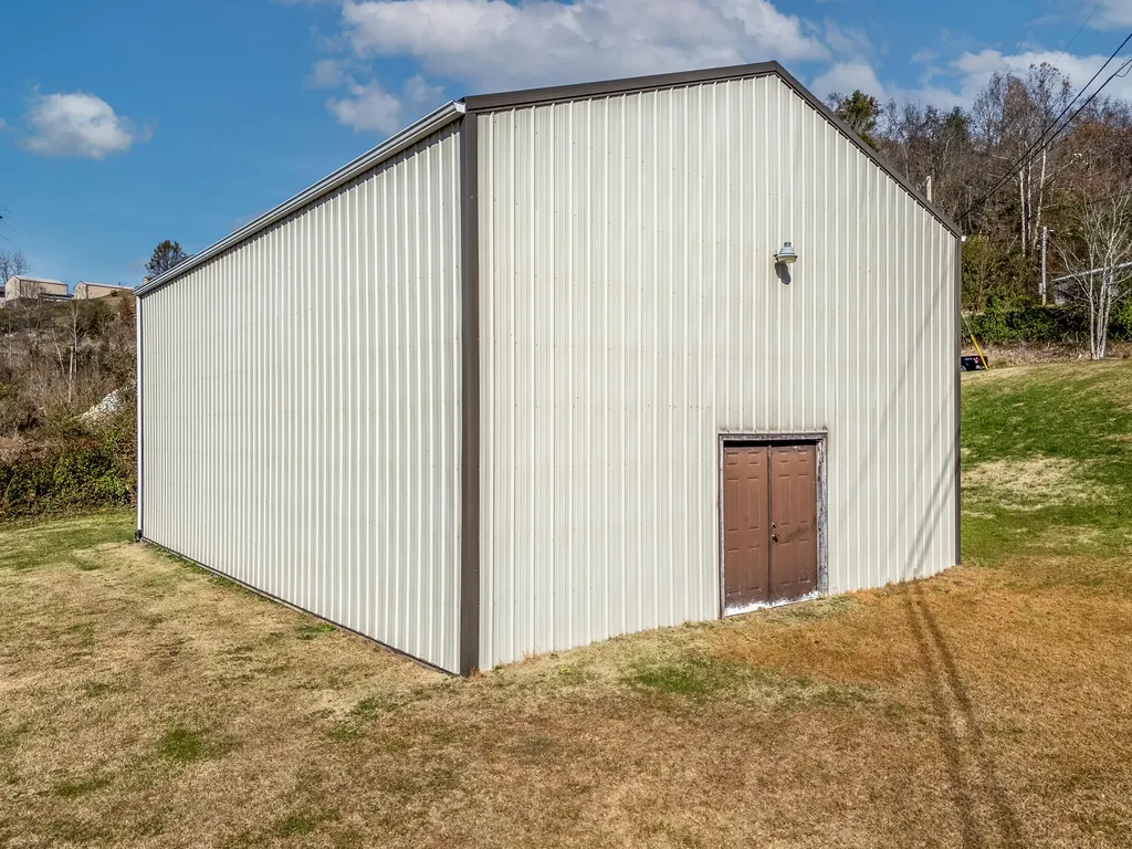 1064 Gardner Trail Salyersville KY 41465