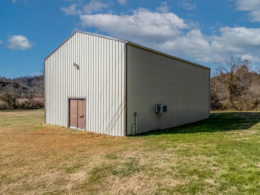 1064 Gardner Trail Salyersville KY 41465