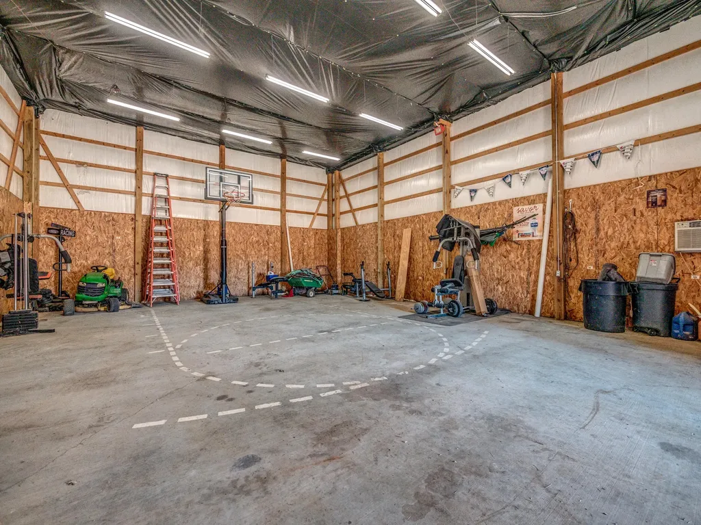 1064 Gardner Trail Salyersville KY 41465
