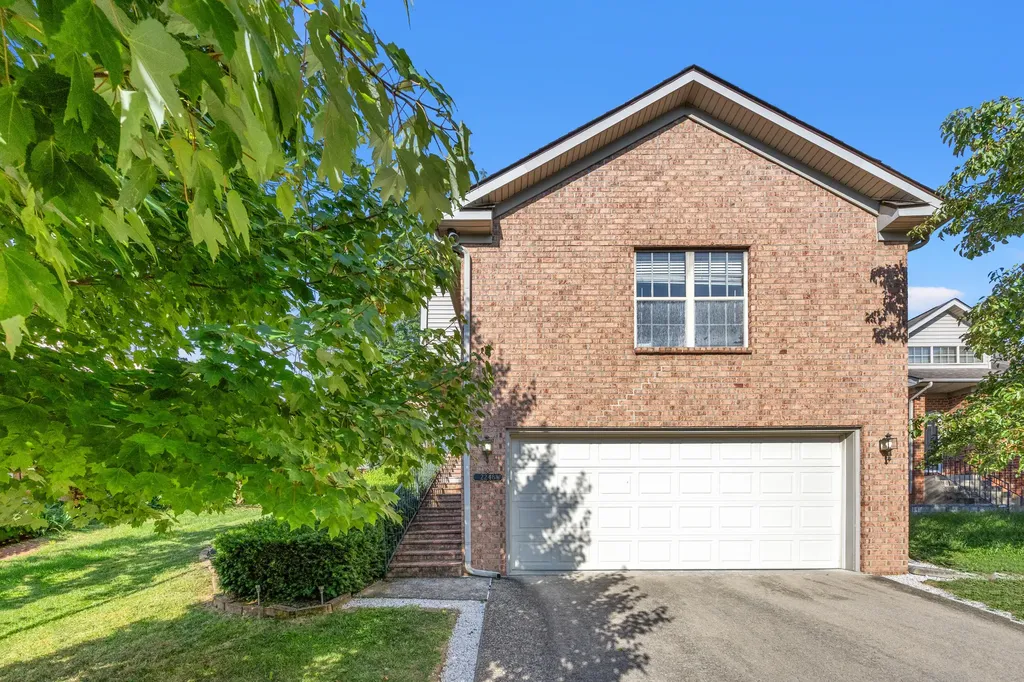 2248 Valencia Drive Lexington KY 40513