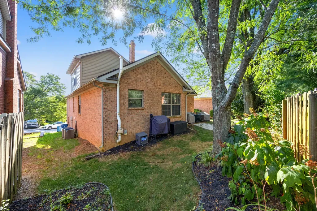 2248 Valencia Drive Lexington KY 40513