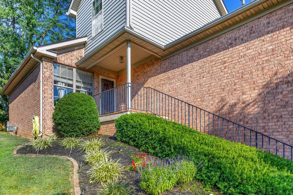 2248 Valencia Drive Lexington KY 40513
