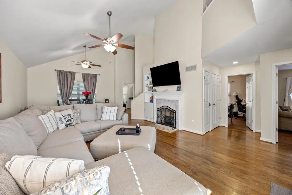 2248 Valencia Drive Lexington KY 40513