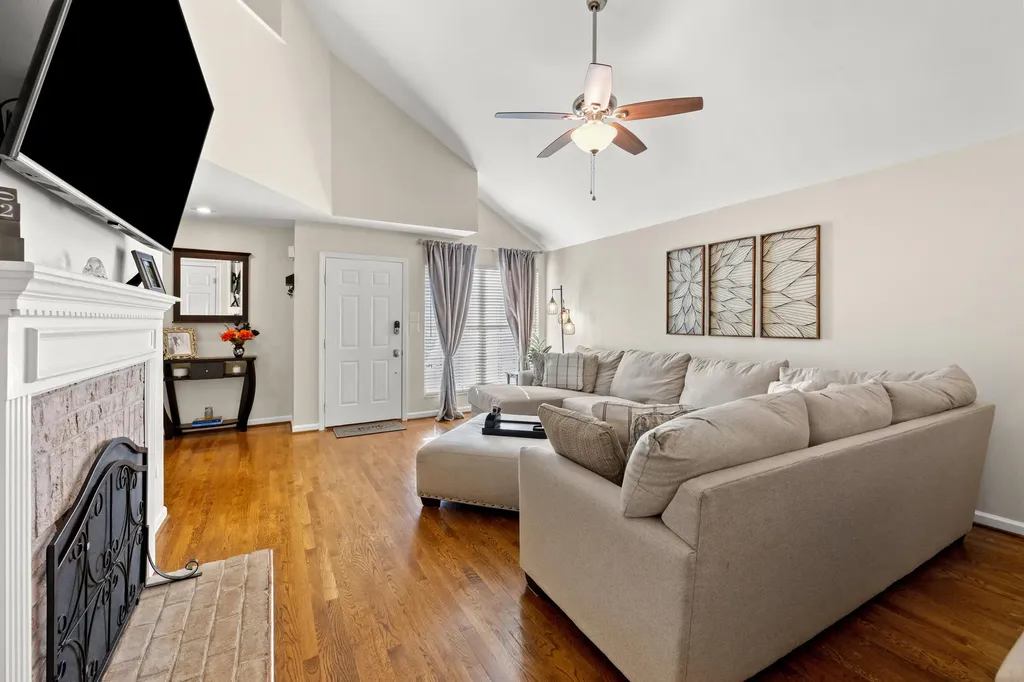 2248 Valencia Drive Lexington KY 40513