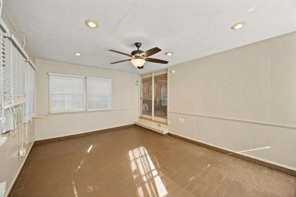 1360 Hoover Pike Nicholasville KY 40356