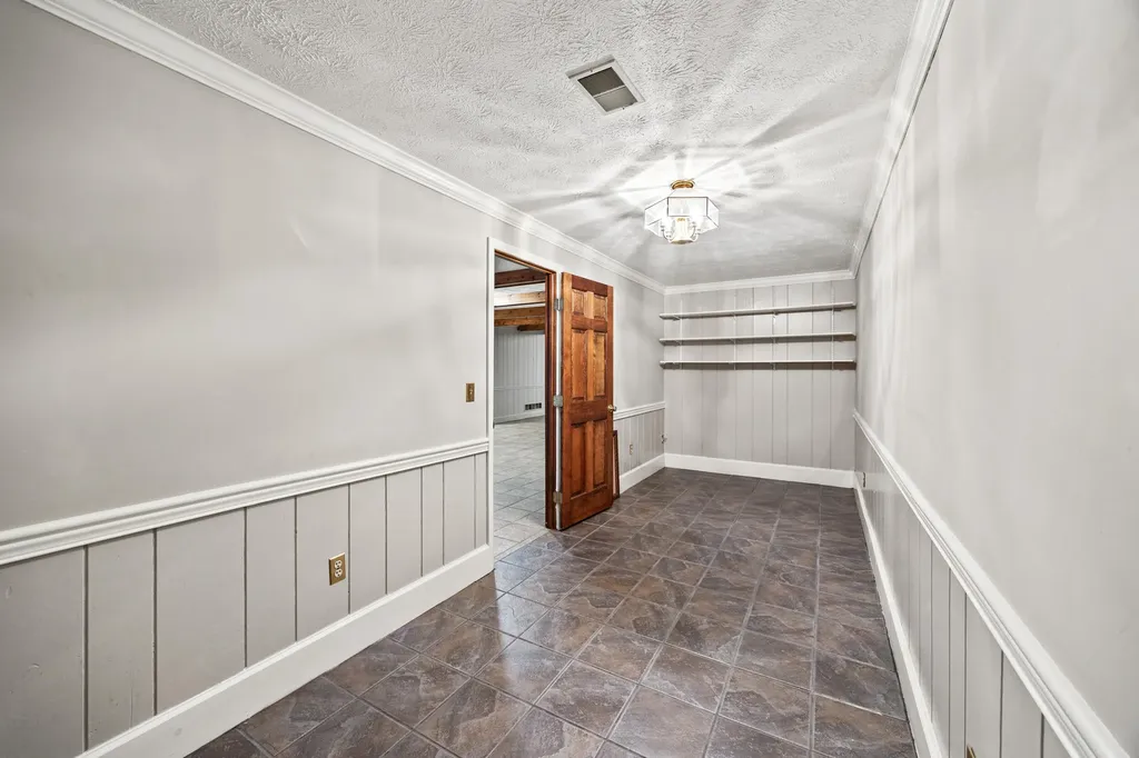 1360 Hoover Pike Nicholasville KY 40356
