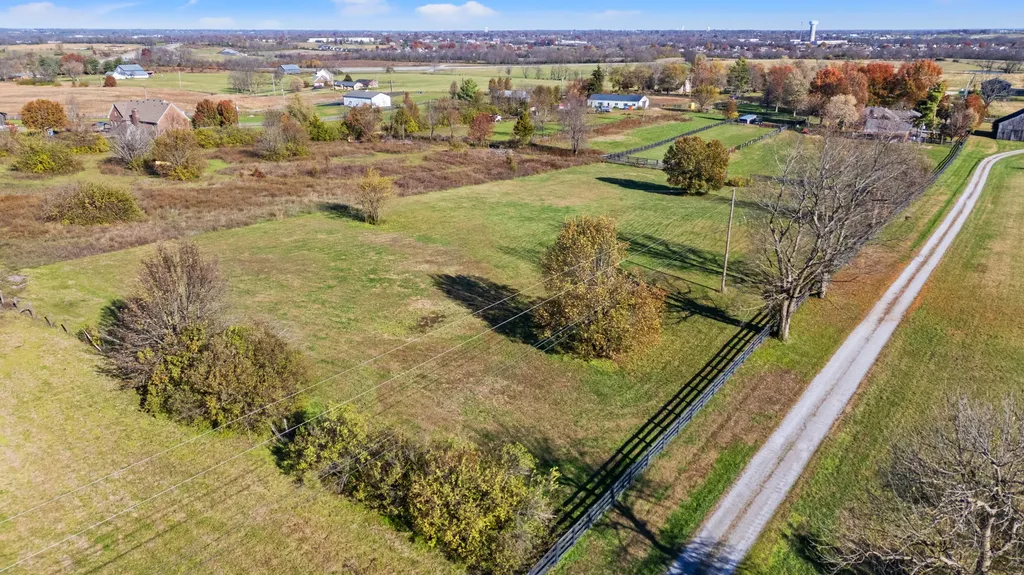 1360 Hoover Pike Nicholasville KY 40356
