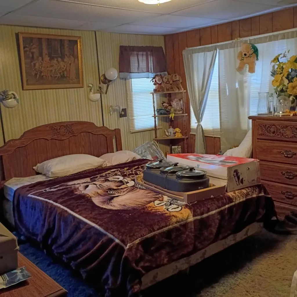 273 S Burke Road Monticello KY 42633