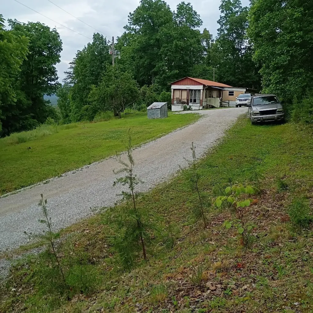 273 S Burke Road Monticello KY 42633