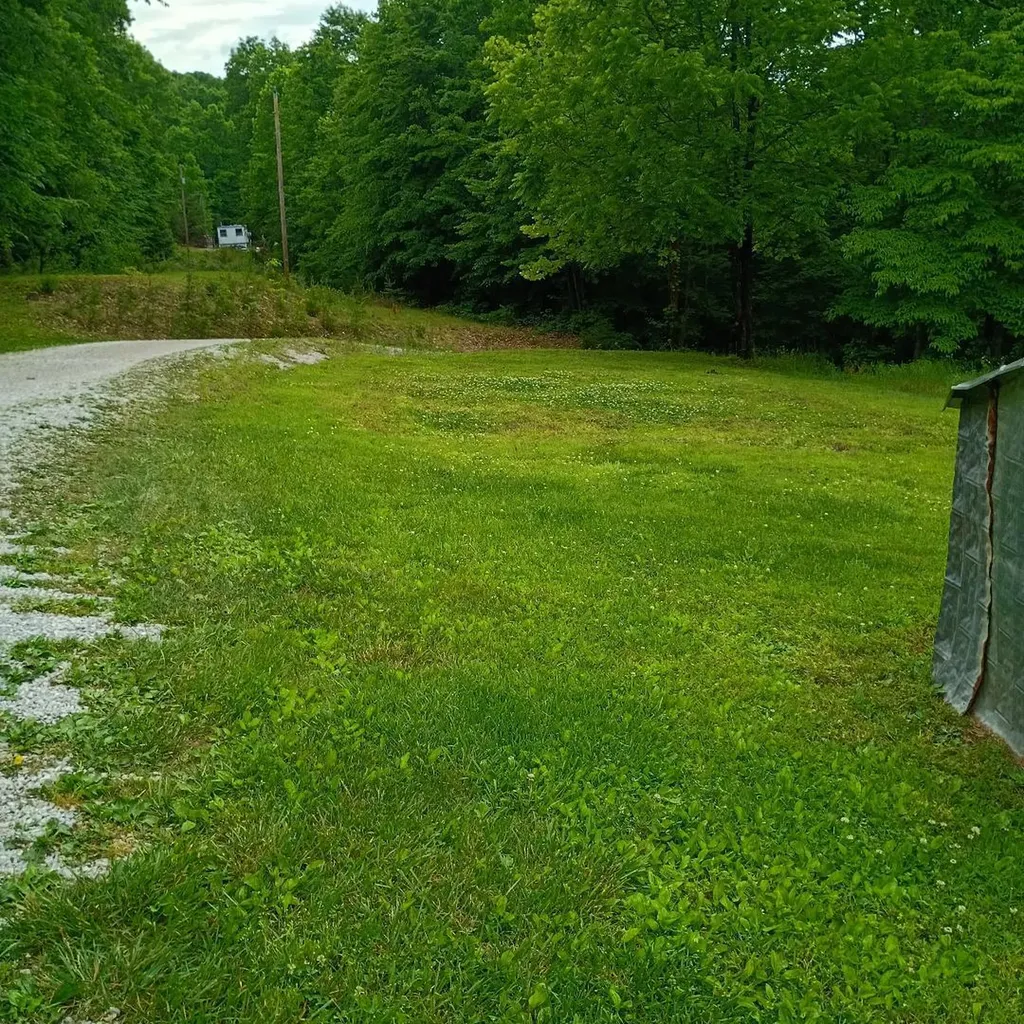 273 S Burke Road Monticello KY 42633