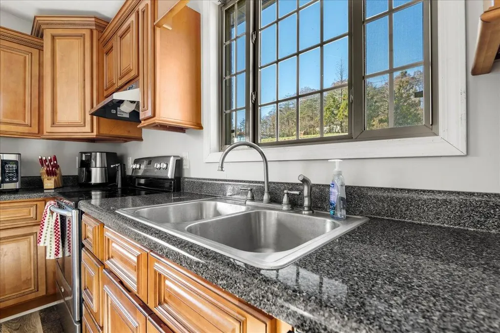 861 Black Oak Road Williamsburg KY 40769