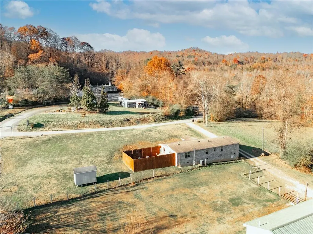 861 Black Oak Road Williamsburg KY 40769