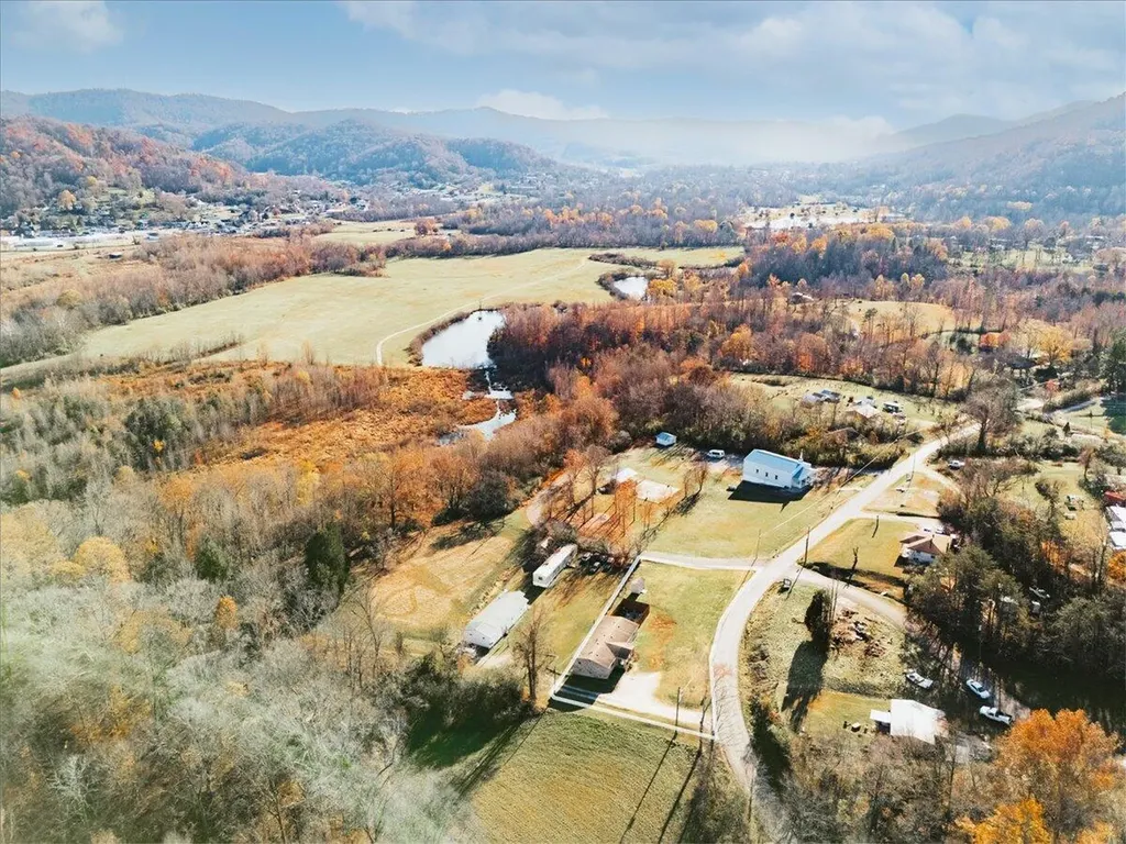 861 Black Oak Road Williamsburg KY 40769