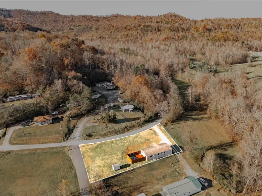 861 Black Oak Road Williamsburg KY 40769