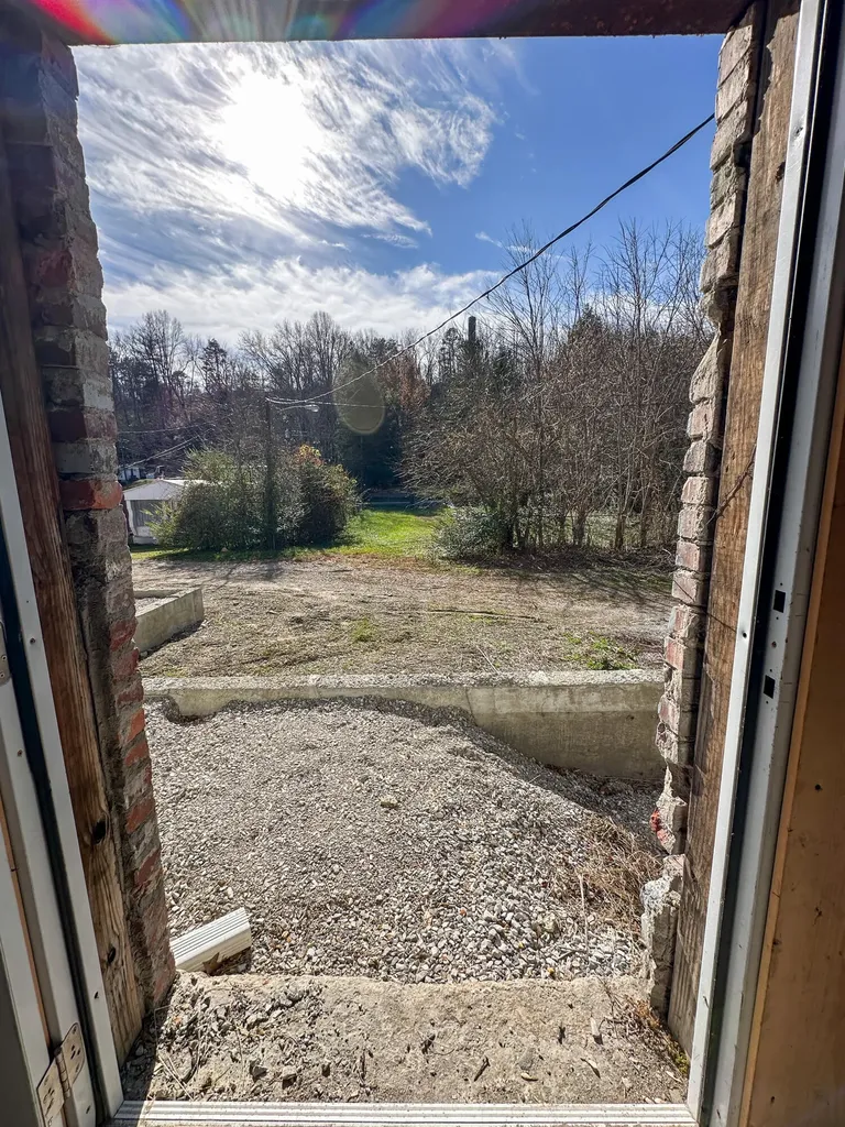 9144 Main Street Livingston KY 40445