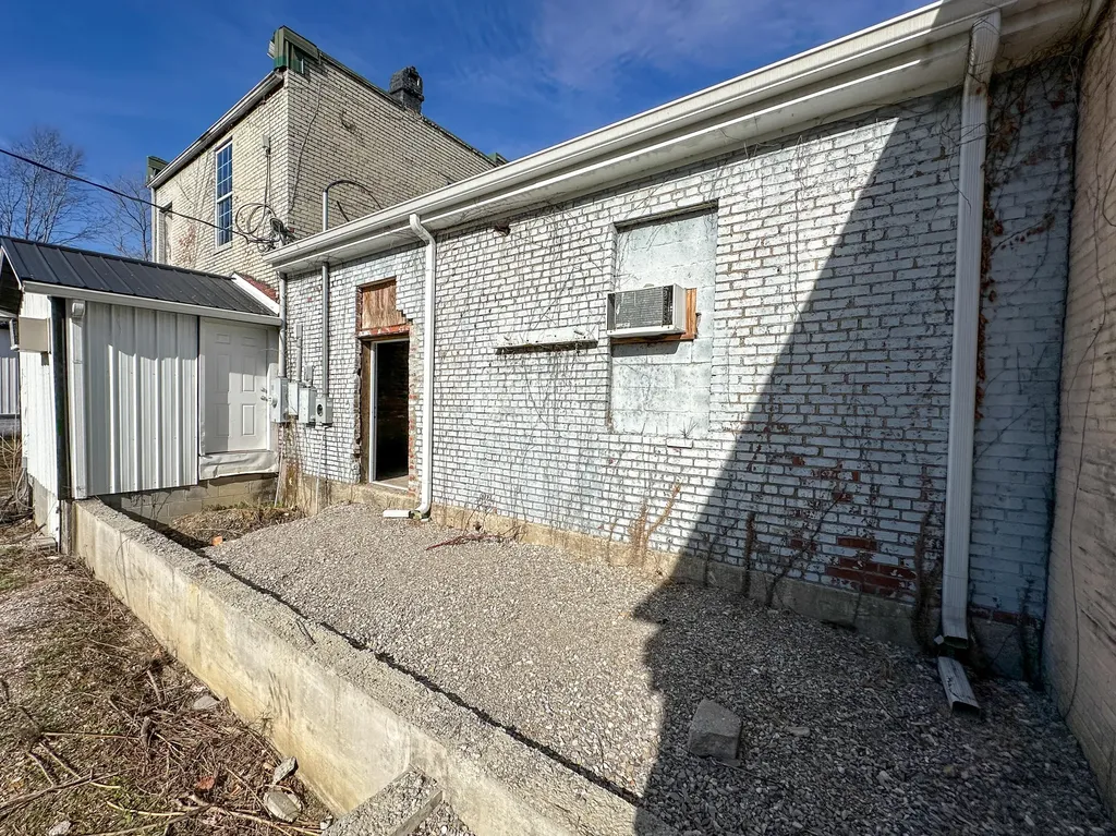 9144 Main Street Livingston KY 40445