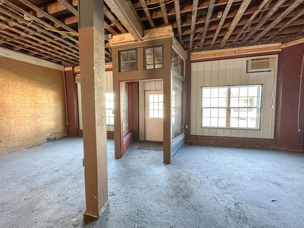 9144 Main Street Livingston KY 40445