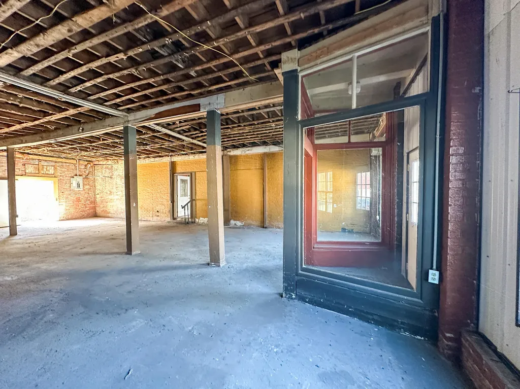 9144 Main Street Livingston KY 40445