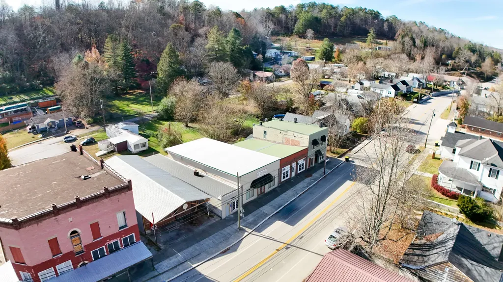 9144 Main Street Livingston KY 40445