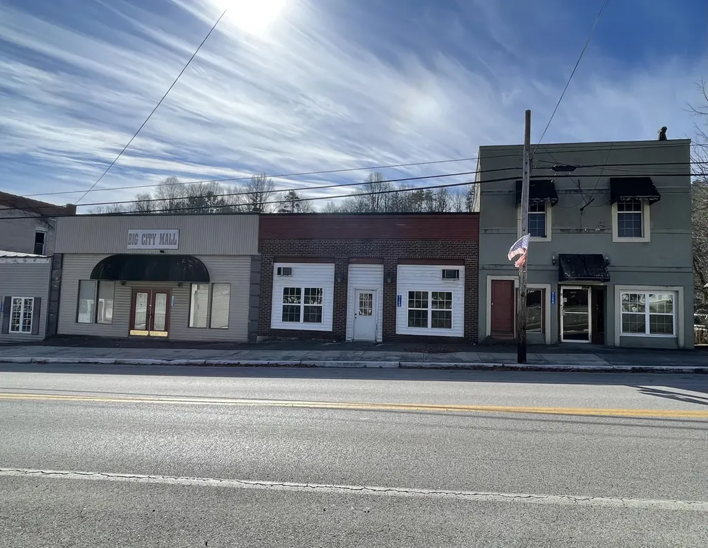 9144 Main Street Livingston KY 40445