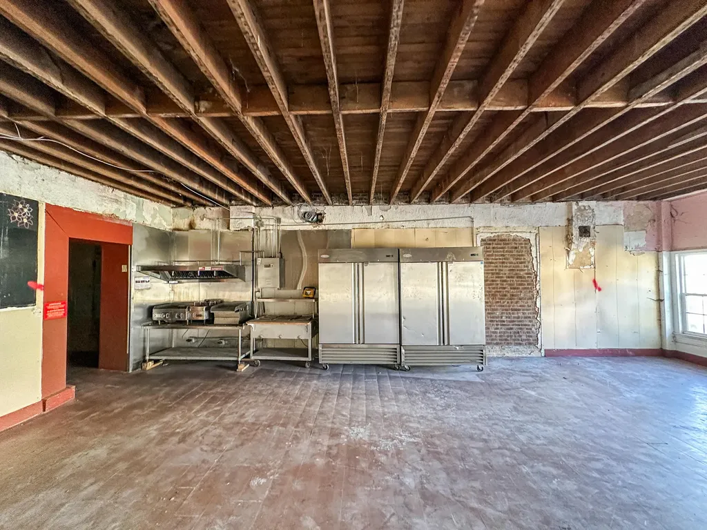 9144 Main Street Livingston KY 40445