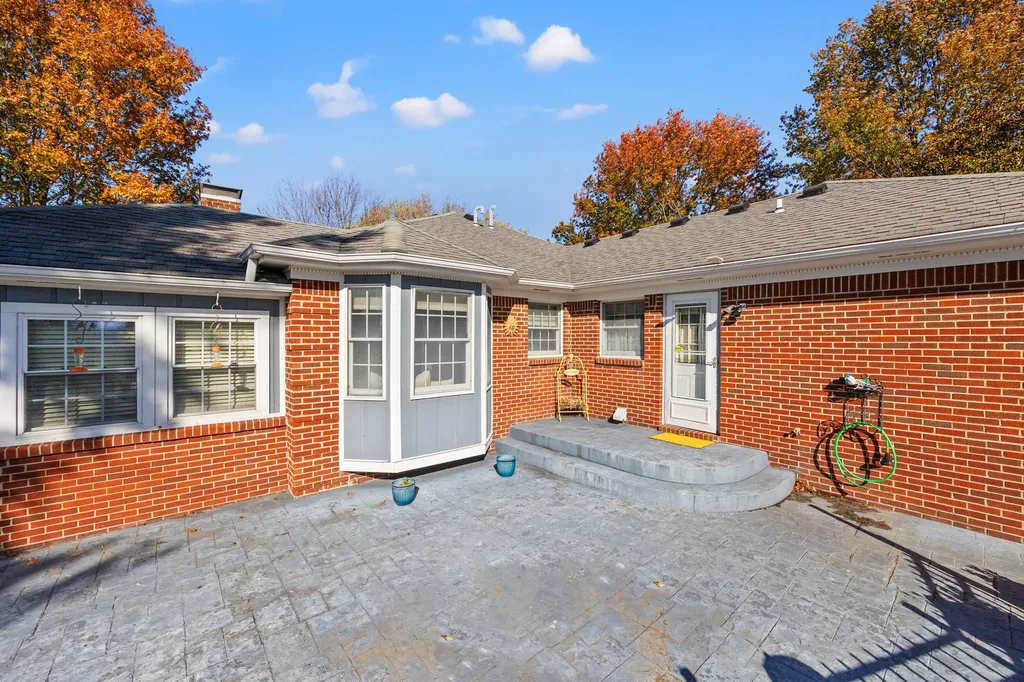 1360 Hoover Pike Nicholasville KY 40356