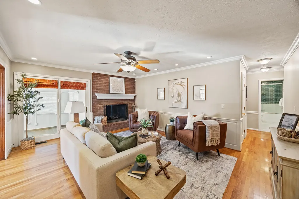 1360 Hoover Pike Nicholasville KY 40356