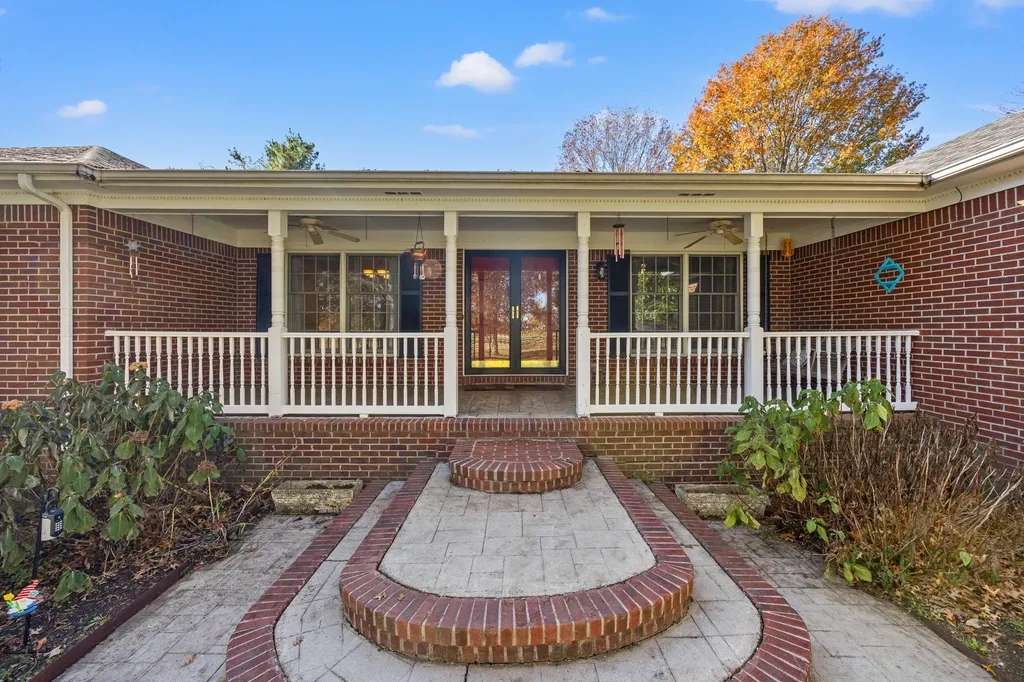 1360 Hoover Pike Nicholasville KY 40356